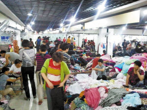 消防審批未通過 江東仇畢服裝輔料市場無照經營